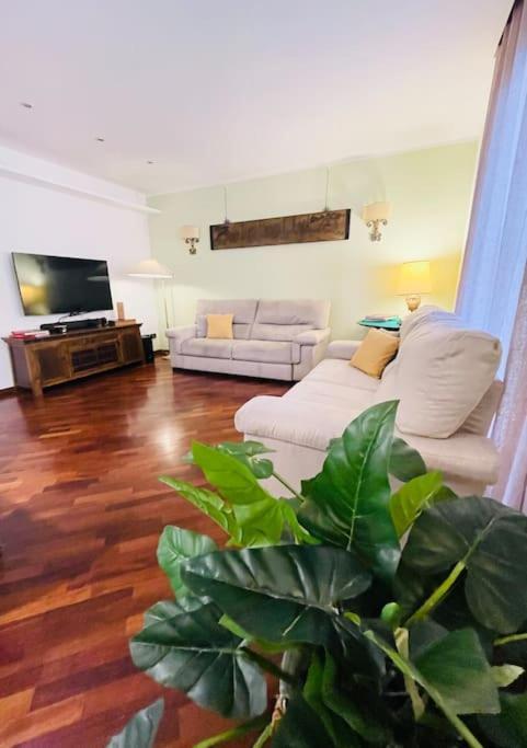 Re Gallo Luxury Apartment Plebiscito In Via Chiaia Naples Luaran gambar